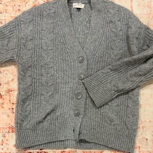 Universal Thread Women’s Gray Cable Knit Cardigan